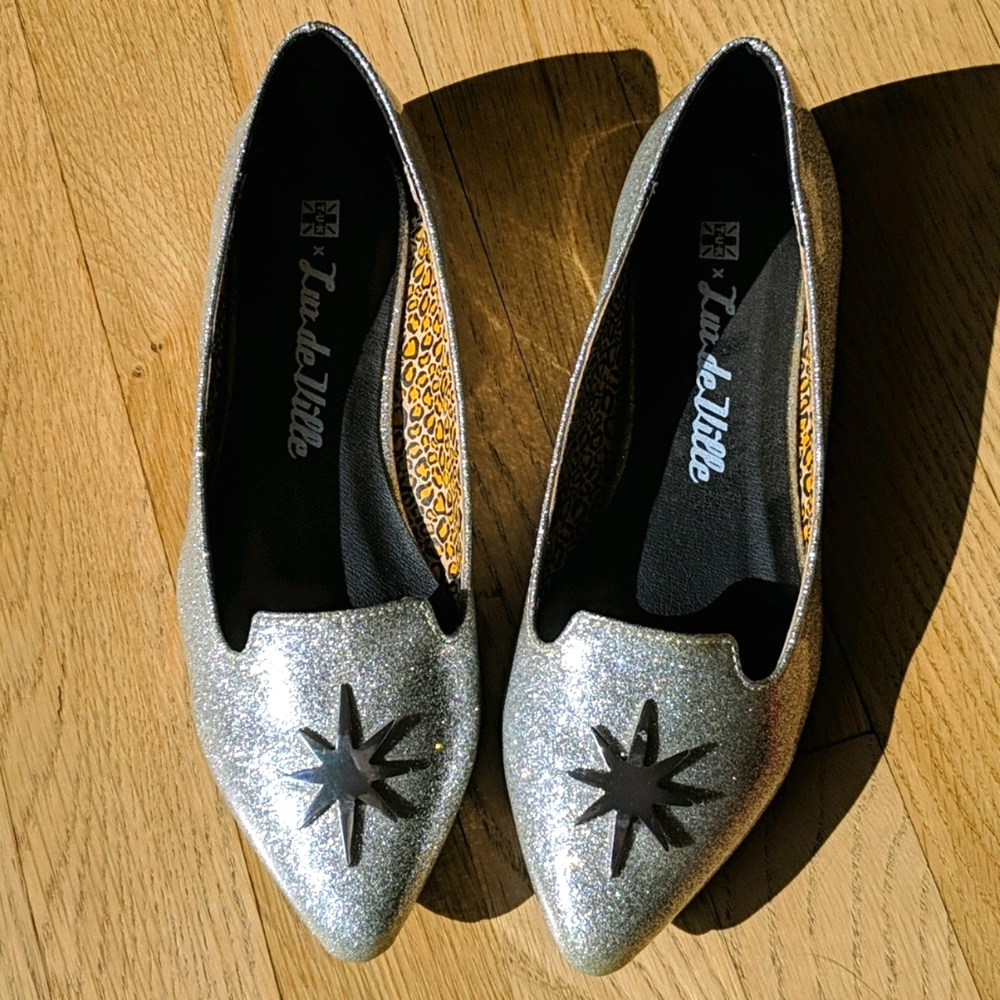 Lux de Ville Silver Glitter Loafers Sz 6